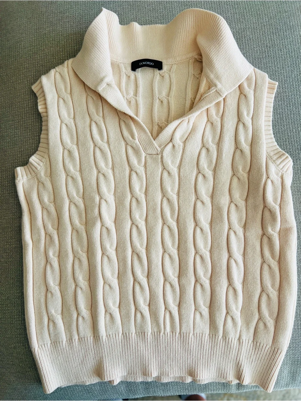 Sleeveless Cable-Knit Turtleneck Sweater Vest - Cream